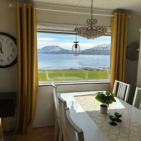 Large With Great Views * Senja