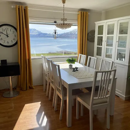 Large With Great Views Apartament *