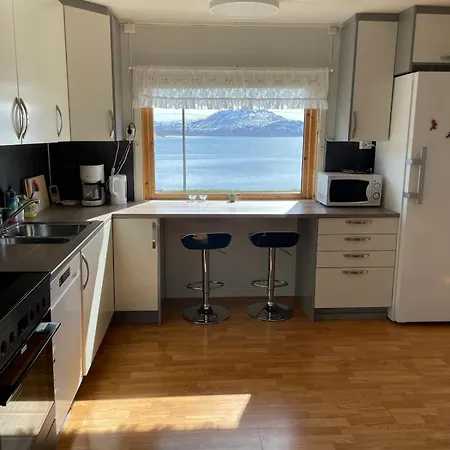 Large With Great Views Appartement Senja